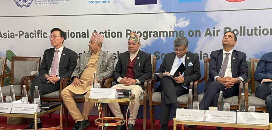 Slider Image: नेपाल सरकार, वन तथा वातावरण मन्त्रालय वातावरण विभाग समेत आयोजक रहेको वायु प्रदूषण सम्बन्धी एशिया प्यासिफिक संगठन (UN ESCAP) को काठमाडौँमा आयोजित गोष्ठीमा वन तथा वातावरण मन्त्रालयका माननीय मन्त्रीज्यू तथा श्रीमान् सचिवज्यू सहितको उद्घाटन समारोहको एक झलक ।